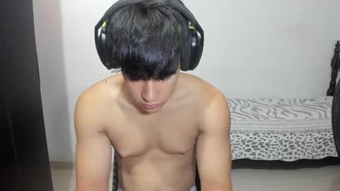 Snapshot of max_miller66 chatting on 11.08.25 Max online show from 11.08.25