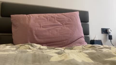 Max  online show from 12.27.24