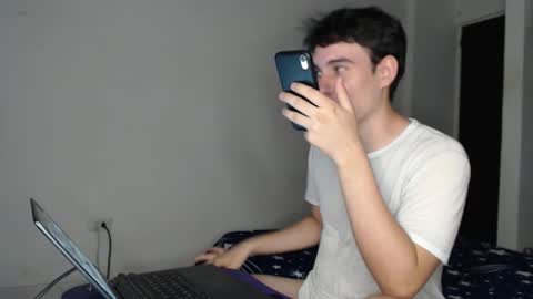 Snapshot of max_snow1616 chatting on 10.19.25 max_snow1616 online show from 10.19.25