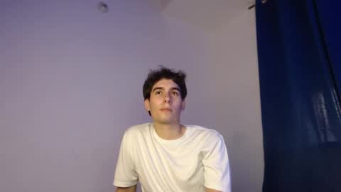 Snapshot of max_snow1616 chatting on 11.08.25 max_snow1616 online show from 11.08.25