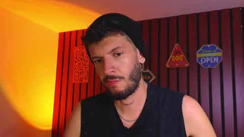 Max Taylor online show from 10.21.25