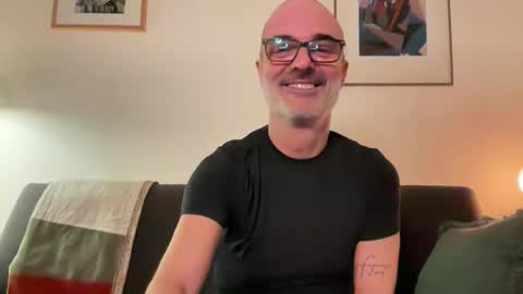 Snapshot of maxbow chatting on 02.17.26 Max Mikado online show from 02.17.26