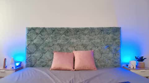 Snapshot of maxfrost_1 chatting on 12.20.25 M A X F R O S T online show from 12.20.25