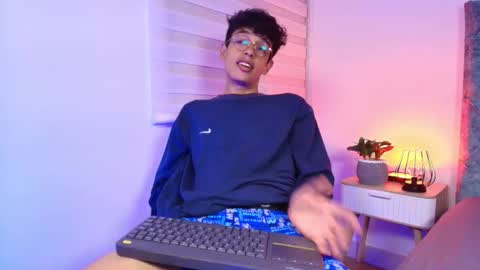 Snapshot of maxfrost_1 chatting on 01.09.26 M A X F R O S T online show from 01.09.26