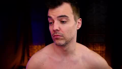 Snapshot of maxhughes chatting on 11.06.25 Max Hughes online show from 11.06.25