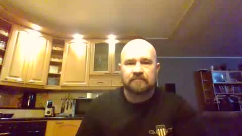 Snapshot of maxhunter chatting on 11.02.25 maxhunter online show from 11.02.25