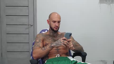 Snapshot of maxi_foxxx chatting on 10.10.25 Maximus Fox online show from 10.10.25