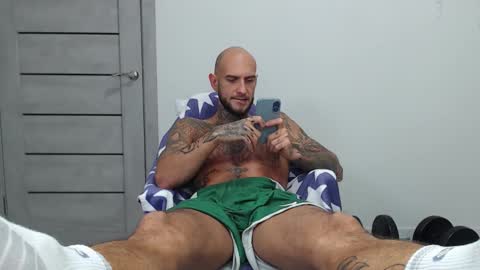 Snapshot of maxi_foxxx chatting on 10.11.25 Maximus Fox online show from 10.11.25