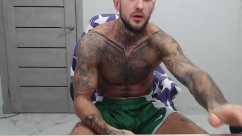 Snapshot of maxi_foxxx chatting on 11.06.25 Maximus Fox online show from 11.06.25