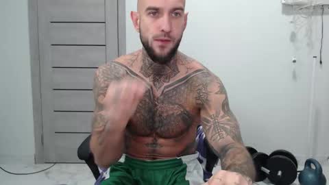 Snapshot of maxi_foxxx chatting on 11.16.25 Maximus Fox online show from 11.16.25