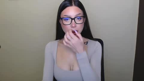 Snapshot of maxi_sweetheart chatting on 12.05.24 Joanna online show from 12.05.24