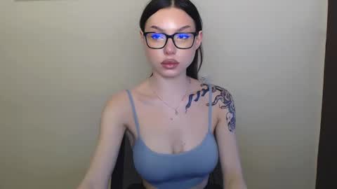 Snapshot of maxi_sweetheart chatting on 02.13.25 Joanna online show from 02.13.25