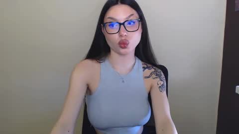 Snapshot of maxi_sweetheart chatting on 02.25.25 Joanna online show from 02.25.25