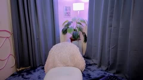 Reyn online show from 09.12.25