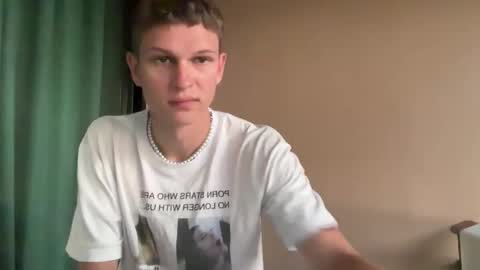 Snapshot of maxim_burn chatting on 12.17.25 maxim burn online show from 12.17.25