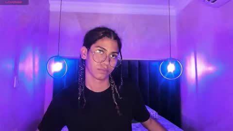 maxim online show from 11.22.25