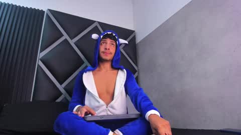 Snapshot of maximiliano_jam chatting on 09.20.25 maxi online show from 09.20.25