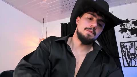 Snapshot of maximo_rodriguez chatting on 11.19.25 Maximo online show from 11.19.25