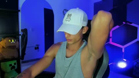 Snapshot of maximo_romano chatting on 06.25.26 Maximo online show from 06.25.26