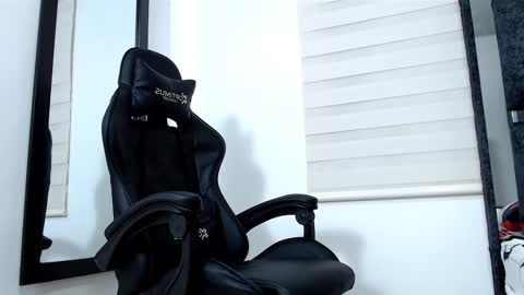 Snapshot of maximo_sebastian chatting on 03.10.25 Maximo Sebastian online show from 03.10.25