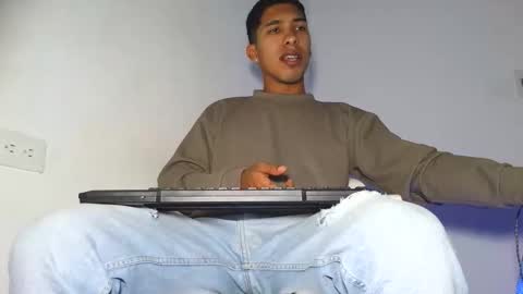 Maximo Aron Vega online show from 03.17.26