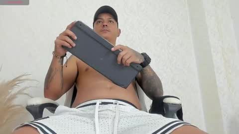 maximohall online show from 09.20.25