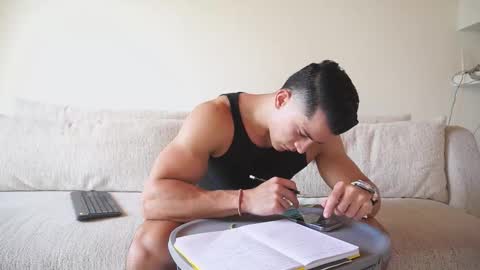 Snapshot of maximohoot chatting on 10.09.25 Sebastian online show from 10.09.25