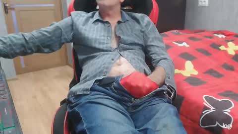 Snapshot of maximus3334 chatting on 10.21.25 maximus3334 online show from 10.21.25