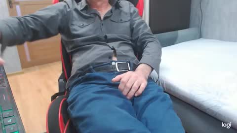 Snapshot of maximus3334 chatting on 03.27.26 maximus3334 online show from 03.27.26