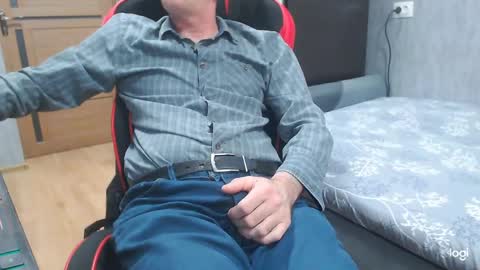 Snapshot of maximus3334 chatting on 04.12.26 maximus3334 online show from 04.12.26