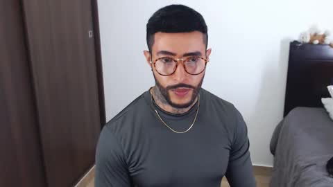 Snapshot of maximus_golden chatting on 12.11.24 Independent Model online show from 12.11.24