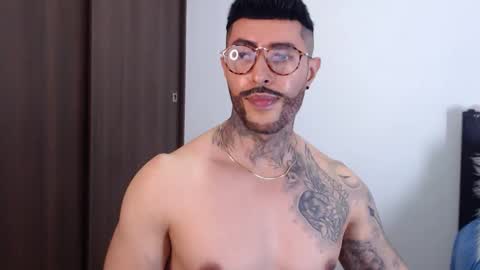 Snapshot of maximus_golden chatting on 12.31.24 Independent Model online show from 12.31.24