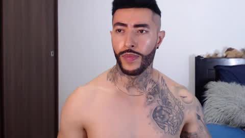 Snapshot of maximus_golden chatting on 01.01.25 Independent Model online show from 01.01.25