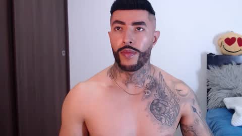 Snapshot of maximus_golden chatting on 01.12.25 Independent Model online show from 01.12.25