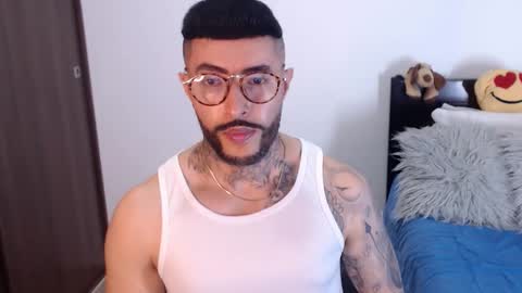 Snapshot of maximus_golden chatting on 01.12.25 Independent Model online show from 01.12.25