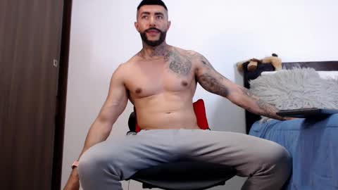 Snapshot of maximus_golden chatting on 02.15.25 Independent Model online show from 02.15.25