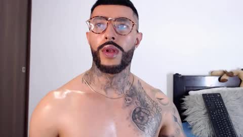 Snapshot of maximus_golden chatting on 02.17.25 Independent Model online show from 02.17.25