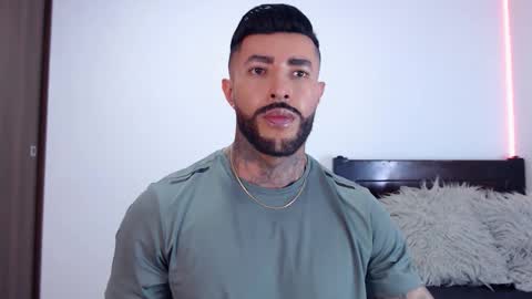 Independent Model online show from 10.07.25