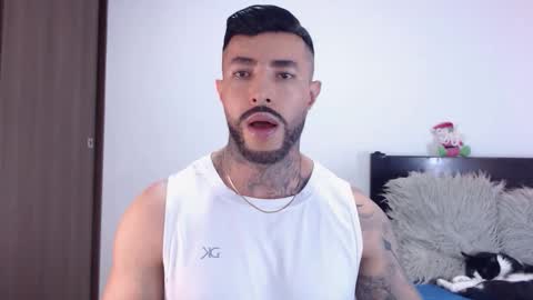 Independent Model online show from 12.03.25