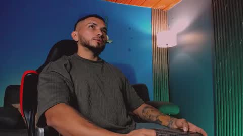 Snapshot of maximusclark chatting on 01.08.26 Maximus Clark online show from 01.08.26