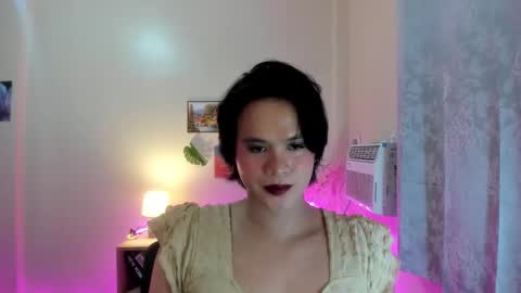 Snapshot of maxine_fucks chatting on 10.25.25 maxine_fucks online show from 10.25.25