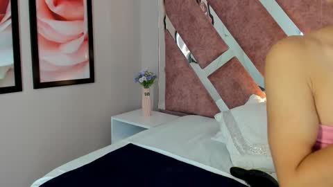 Maxi Rogers online show from 11.30.25