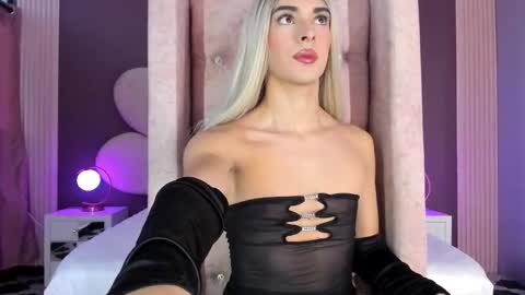 Maxi Rogers online show from 03.20.26