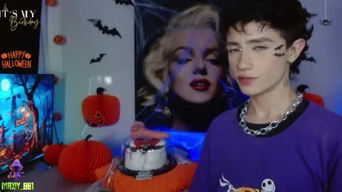 Snapshot of maxiy_001 chatting on 11.01.25 Max online show from 11.01.25