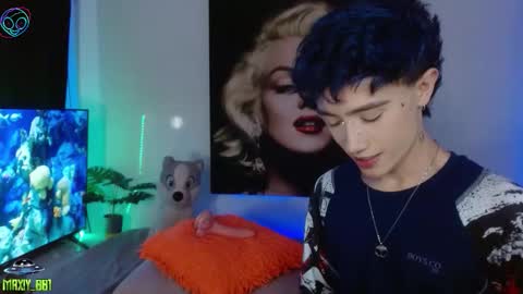 Snapshot of maxiy_001 chatting on 11.07.25 Max online show from 11.07.25