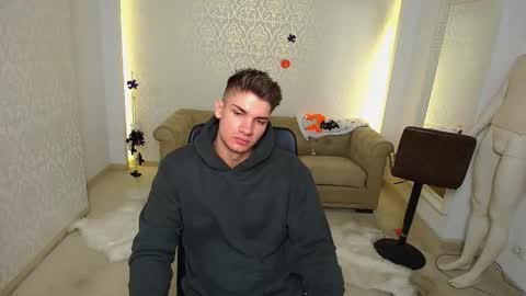 MaxKaiden online show from 10.28.25