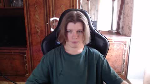 Snapshot of maxplay18 chatting on 10.09.25 Max online show from 10.09.25