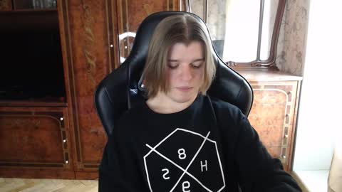 Snapshot of maxplay18 chatting on 11.06.25 Max online show from 11.06.25