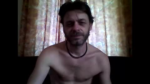 Snapshot of maxthewolf chatting on 06.01.26 MaxTheWolf online show from 06.01.26