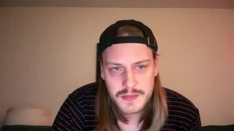 Snapshot of maxwatts95 chatting on 12.14.25 Max Watts online show from 12.14.25